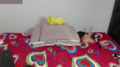 naomi_browmn online show from October 2025 01:23:01 PM