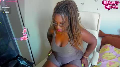 Snapshot of naomi_kiing chatting on February 2026 10:28:02 PM Nathalia King online show from February 2026 10:28:02 PM