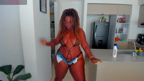 Snapshot of naomi_kiing chatting on February 2026 04:18:01 PM Nathalia King online show from February 2026 04:18:01 PM