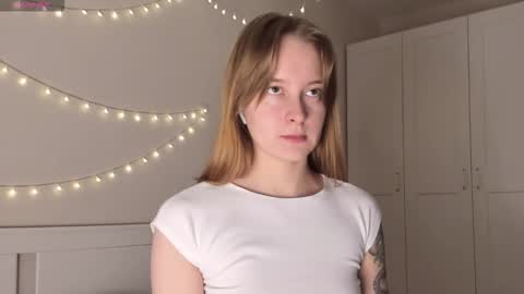 Naomi online show from November 2025 11:03:01 PM