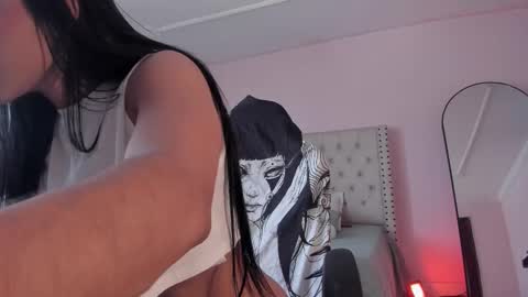 Snapshot of naomibrinks1 chatting on November 2025 05:15:01 PM Heidy  online show from November 2025 05:15:01 PM