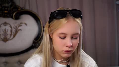 Snapshot of naomibry chatting on March 2026 02:17:02 AM Angel online show from March 2026 02:17:02 AM