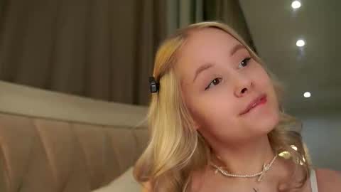 Snapshot of naomibry chatting on March 2026 11:02:02 AM Angel online show from March 2026 11:02:02 AM