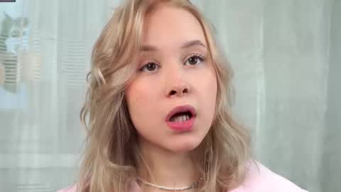 Snapshot of naomibry chatting on March 2026 11:10:01 AM Angel online show from March 2026 11:10:01 AM