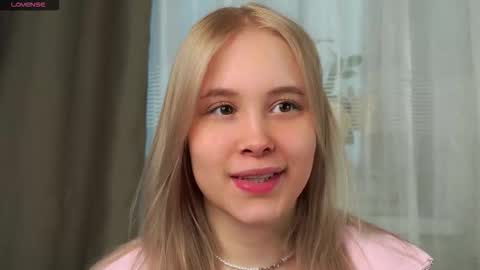 Snapshot of naomibry chatting on March 2026 10:59:02 AM Angel online show from March 2026 10:59:02 AM