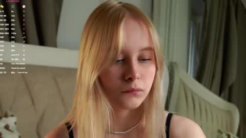 Snapshot of naomibry chatting on April 2026 11:18:02 AM Angel online show from April 2026 11:18:02 AM