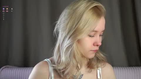 Snapshot of naomibry chatting on April 2026 03:11:02 AM Angel online show from April 2026 03:11:02 AM