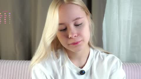 Snapshot of naomibry chatting on April 2026 03:12:01 AM Angel online show from April 2026 03:12:01 AM