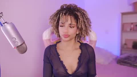 naomidawson online show from March 2026 12:58:02 AM