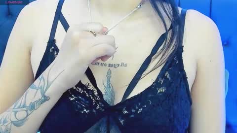 Naomi Frost online show from November 2025 01:13:02 PM