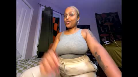 Naomigiirl6 online show from December 2024 04:08:02 PM