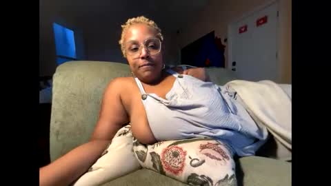 Naomigiirl6 online show from January 2025 10:51:02 PM
