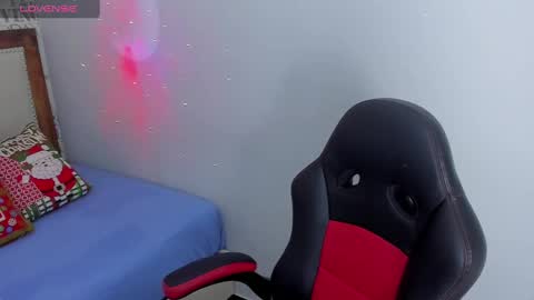 Snapshot of naomijohnson1 chatting on December 2024 12:07:02 PM Naomi online show from December 2024 12:07:02 PM