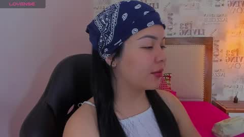 Snapshot of naomijohnson1 chatting on December 2024 12:11:02 PM Naomi online show from December 2024 12:11:02 PM