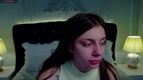 Naomi online show from November 2025 04:48:02 AM