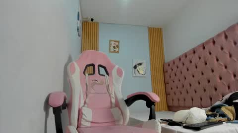 Snapshot of naomis_35 chatting on October 2025 08:31:01 PM naomis_35 online show from October 2025 08:31:01 PM