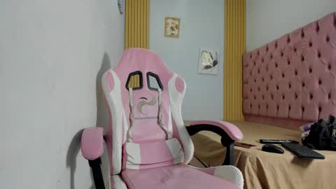 Snapshot of naomis_35 chatting on November 2025 07:47:01 PM naomis_35 online show from November 2025 07:47:01 PM