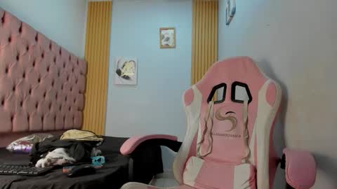 Snapshot of naomis_35 chatting on November 2025 07:59:02 PM naomis_35 online show from November 2025 07:59:02 PM