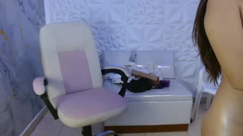 Naomis online show from May 2026 04:15:02 PM