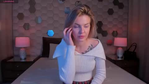 Snapshot of naomisol chatting on October 2025 07:23:02 PM Naomi online show from October 2025 07:23:02 PM