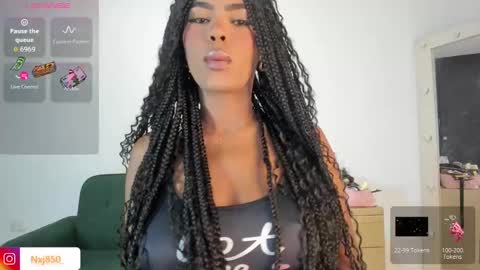 Naomi     online show from September 2025 10:25:01 PM