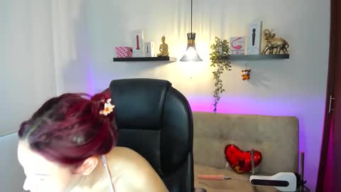 Snapshot of naomy_stanley chatting on May 2026 09:31:02 PM Naomy Stanley online show from May 2026 09:31:02 PM