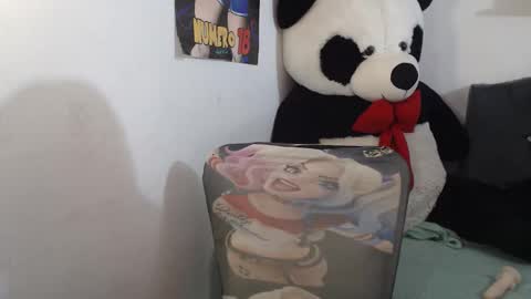 naomylux1 online show from May 2026 09:00:02 PM