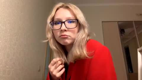 Sarah  online show from March 2026 03:48:01 PM