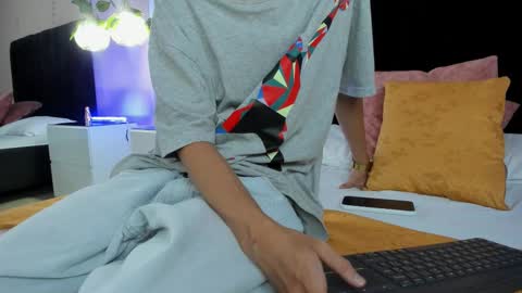 Snapshot of nascary_fox chatting on September 2025 08:08:01 PM Nascary Fox online show from September 2025 08:08:01 PM