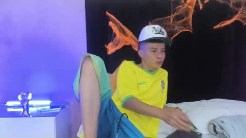 Snapshot of nascary_fox chatting on October 2025 07:44:02 PM Nascary Fox online show from October 2025 07:44:02 PM