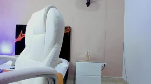 Snapshot of nascary_fox chatting on October 2025 07:46:02 PM Nascary Fox online show from October 2025 07:46:02 PM