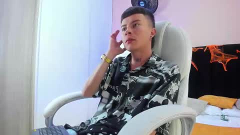 Snapshot of nascary_fox chatting on October 2025 01:10:01 PM Nascary Fox online show from October 2025 01:10:01 PM