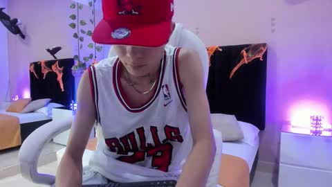 Snapshot of nascary_fox chatting on October 2025 08:07:01 PM Nascary Fox online show from October 2025 08:07:01 PM