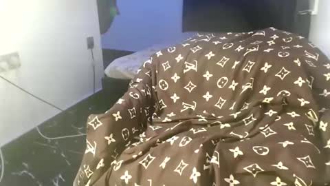 ella online show from December 2025 10:44:02 AM