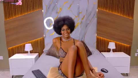 Snapshot of nastybrunette_ chatting on November 2025 08:24:01 AM Julieth online show from November 2025 08:24:01 AM