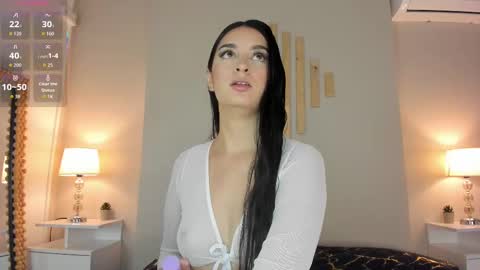 Natacha Diaz online show from September 2025 11:01:01 AM