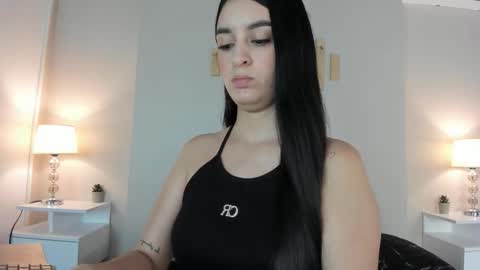 Natacha Diaz online show from November 2025 11:21:01 AM