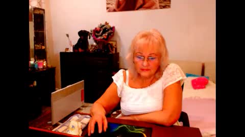 Snapshot of natali7634 chatting on December 2024 08:25:02 PM natali online show from December 2024 08:25:02 PM