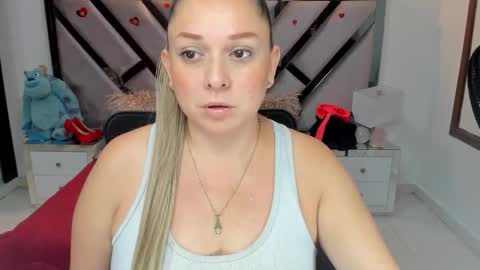 natalia5560 online show from October 2025 01:23:01 PM