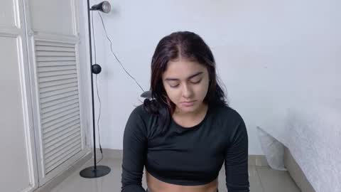 Naty  online show from December 2025 12:11:02 PM