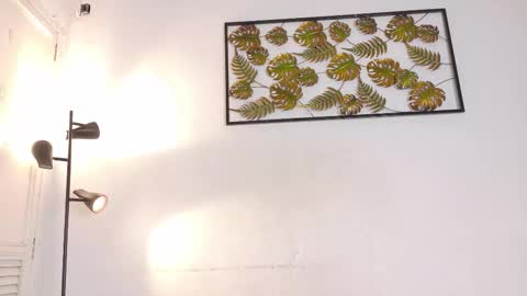 Naty  online show from December 2025 12:01:01 PM