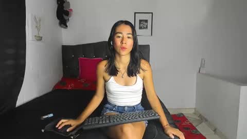 Snapshot of nataliaa05 chatting on February 2025 10:32:01 PM Nati online show from February 2025 10:32:01 PM
