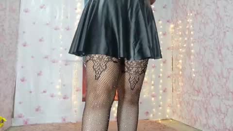 nataliavela online show from November 2025 12:57:02 AM