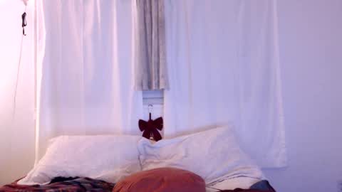 Natalie Six online show from January 2026 07:00:01 AM