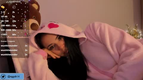 Snapshot of natalie_dream chatting on December 2024 05:26:01 AM natalia online show from December 2024 05:26:01 AM