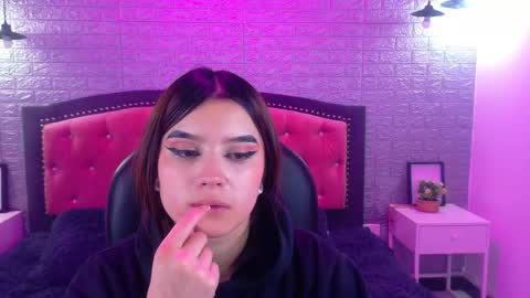 natalie  online show from October 2025 02:48:02 AM