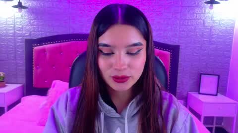 natalie  online show from December 2025 03:35:01 AM