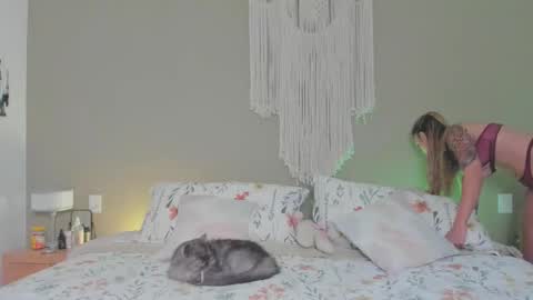 Snapshot of nataly_05 chatting on September 2025 02:49:02 AM anatalybee online show from September 2025 02:49:02 AM