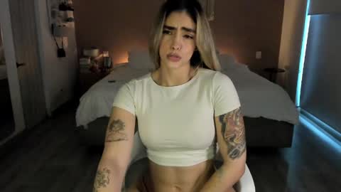 Snapshot of nataly_05 chatting on May 2026 10:15:02 PM anatalybee online show from May 2026 10:15:02 PM