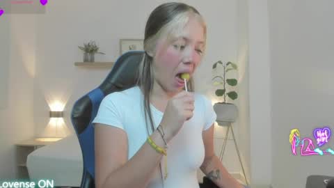 Nataly online show from April 2026 02:22:02 AM